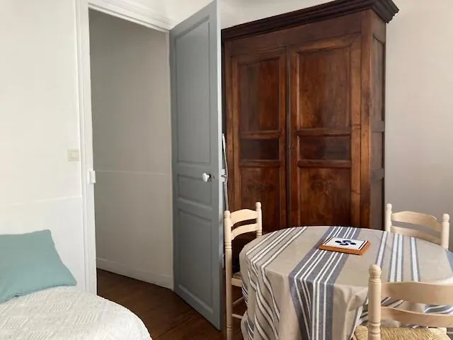 Etchebarne Guest house 3*